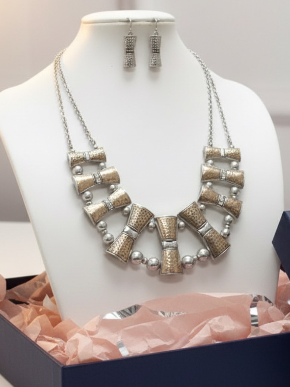 Womens Silver Tone‎ Brass Pendant Statement Necklace Earring Set